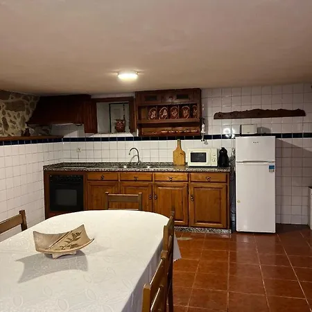 Casa Padre Alexandre Kır Evi Covide